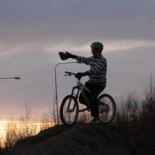 t&ouml;mmer skorna p&aring; sand. Foto: patric andersson. &Aring;kare: p&auml;r vikman.