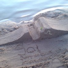 JOI jump in sand :P. Foto: mathias burestam.