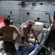F&ouml;rbereder en fet wakeskate dag:). Foto: Petra Bladin. &Aring;kare: Emil F&auml;lt &amp;amp; Anders Asp.