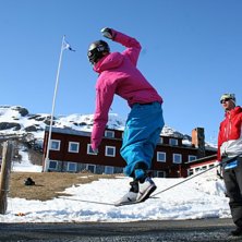 Jag svajar p&aring; linan. Foto: Erik Svedb&auml;ck. &Aring;kare: Johan Larson.