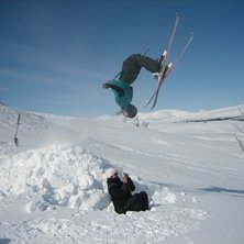 backflip p&aring; fj&auml;llet . Foto: Jonny Falk. &Aring;kare: Jimmy Falk.