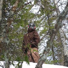 Uti skogen. Foto: Johan R&ouml;ckner . &Aring;kare: Jocke Lenndin.