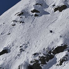 Going for the drop.. Foto: Sebastian Carlsson. &Aring;kare: Oskar Lindby.