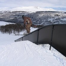 &Aring;ker p&aring; regnb&aring;gen. Foto: Rasmus. &Aring;kare: Jeppe.