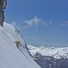 Medans vi tog den h&auml;r bilden kom tv&aring; snowboard&aring;. Foto: Santiago Fisas. &Aring;kare: Mikael Thorn.