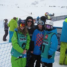 Tr&auml;ffade Henke under slopestylefinalen!. Foto: Jonas Tr&auml;g&aring;rdh. &Aring;kare: Amanda Gustafsson, Henrik Harlaut, Hugo Atterlid, Jesper Tr&auml;g&aring;rdh.