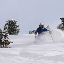 Minst 40 cm nysn&ouml; &ouml;ver natten till f&ouml;ljd av str. Foto: Lucas Skalleberg. &Aring;kare: Max Larsson.