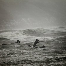 Sn&ouml;stormsurf. Foto: Bo-&Aring;ke Nilsson. &Aring;kare: Maria Petersson.