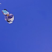 Flying in a blue dream. Foto: Emelie Persson. &Aring;kare: Blake Lutrell.