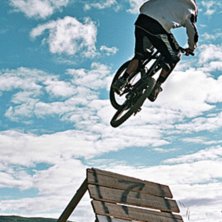 Prinsen laddar dagens sista air. . Foto: Wolf H&ouml;rner. &Aring;kare: Simon &amp;quot;Prinsen&amp;quot; Cederlidh.