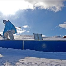sk&ouml;n dag i gr&ouml;nklitt tilsammans med n&aring;gra lokal. Foto: Tom St&aring;l. &Aring;kare: Jesper Nor&eacute;n.