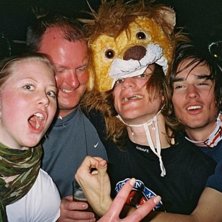 Brud, Lejont&auml;mjare, Albin, Jag
Albin &auml;r medlem . Foto: Vet ej. &Aring;kare: jag och albin.