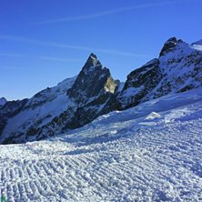 aaahh hem ljuva hem..

f&ouml;r dom som inte vet bru. Foto: ronja. &Aring;kare: ??.