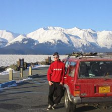 Fet bil. Feta skidor. Feta berg. Himmelriket. . Foto: Sj&auml;lvutl&ouml;sare. &Aring;kare: Christer Larsson.