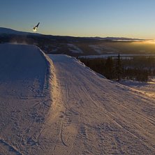 Fint ljus f&ouml;r lite gubbjibb i parken!. Foto: Jesper Molin. &Aring;kare: Henrik Utter.