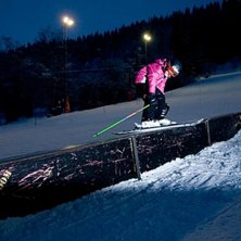 Testar med &amp;quot;off camera&amp;quot; blixt. M. Foto: J&ouml;rgen Nilsson. &Aring;kare: Eric Norrlander.