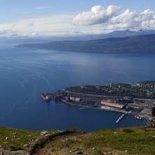 Ibland m&aring;ste man stanna och besk&aring;da den m&auml;ktiga. Foto: Henrik Blom. &Aring;kare: Robert Lahti.