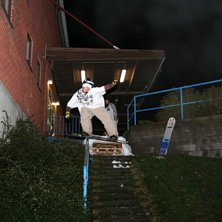 tailslide p&aring; ahlsell&amp;#039;s trappr&auml;cke. Foto: mathias bostr&ouml;m. &Aring;kare: FILLL&Auml;HH.