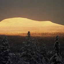 &Auml;ven svenska fj&auml;ll har ju sina stunder. Det h&auml;r. Foto: Niclas Jiseborn.