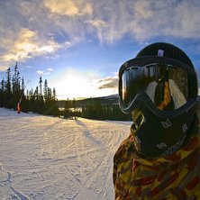 Sk&ouml;n dag i backen. Foto: Erik Th&ouml;rn. &Aring;kare: Jonas Th&ouml;rn.