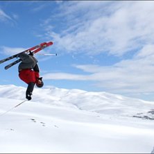 gammal bild p&aring; fille som drar en bf. Foto: Lucas Lindh. &Aring;kare: Filip Burman.