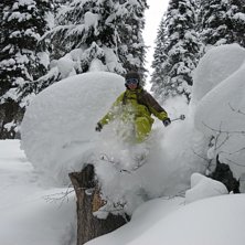 Per f&ouml;rs&ouml;ker f&aring; fart nog att hoppa ut mellan pi. Foto: Jonas Lengquist. &Aring;kare: Per Nyberg &amp;quot;PNyberg&amp;quot;.