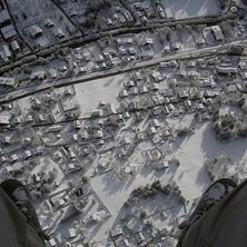 Storebror valde att glidsa i luften medans jag sj�. Foto: Johan Persevall.