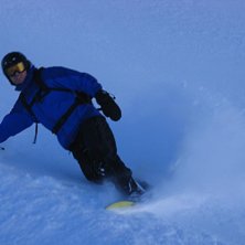 Kameramannen fick sig en skopa sn&ouml; strax efter bi. Foto: Patrik Johnsson. &Aring;kare: Janne Hallberg.