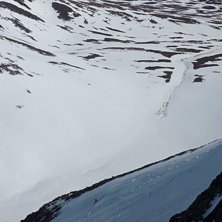 Denna bild &auml;r ungef&auml;r halvv&auml;gs ner i skid&aring;ket.. Foto: Kristoffer Kumar Lidvall.