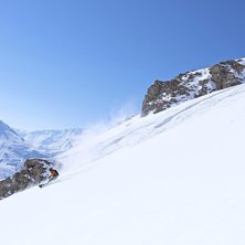 Roman fr&aring;n Gravity King l&auml;gger en bottomturn p&aring;.