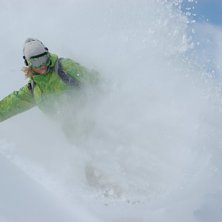 puderspray. Foto: Erik Lindgren. &Aring;kare: Victor Halling.