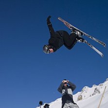 Micke s&auml;tter sin f&ouml;rsta backflip. Anledning till. Foto: Filip Wannehag. &Aring;kare: Micke Rothin.
