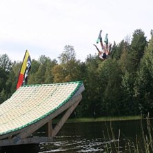 and shes goin for a lastbilsinspirerad handfattnin. Foto: Bror ax. &Aring;kare: gudrun skyman.