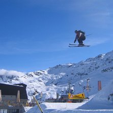 Hopp &ouml;ver transporten vid mellanstation.. Foto: Martin Bengtsson. &Aring;kare: Michael Malmros.