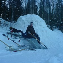 Bygga hopp.. Slut efter skottning.. Foto: Krille Hugosson.