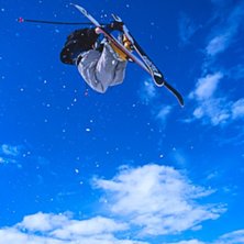 Ogs&aring; fra Opningshelga i Stryn. Fra en Corner. Foto: Simen Berg. &Aring;kare: Ola Reidar Nyrnes.