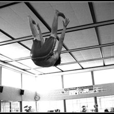 K&ouml;r traktor ett varv bak&aring;t, r&auml;tta mig om jag ha. Foto: Hampus Sandstr&ouml;m. &Aring;kare: Mattias Nilsson.