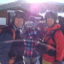 I liftkortsk&ouml;n i v&auml;ntan p&aring; vinterns (-15) b&auml;st. Foto: Anna Kylner. &Aring;kare: Mattias Kylner.