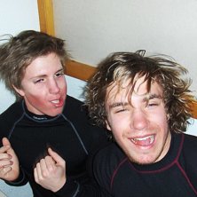 jag tror att flip och hannes fick en rubbning av d. Foto: n&aring;gonmanutanh&aring;r. &Aring;kare: skak1 och skak2.