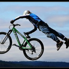 Grym superman under Mayhemveckan i &Aring;re 2007. Foto: Kjell Holtenkrans. &Aring;kare: Mayhem 2007.