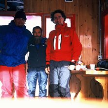 in the box of the pisteur. Foto: auto scatto. &Aring;kare: me, martino and my brother gp.