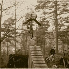 jag hoppar!. Foto: Simon Berggren. &Aring;kare: Gustav Bod&eacute;n.