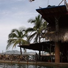 Hopp fr&aring;n ett restaurangtak ner i n&aring;n ostig salt. Foto: Emil a Eklund. &Aring;kare: Jeffa.