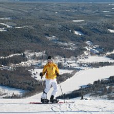 Skwal Thias 173F p&aring; toppen av branten i Bran&auml;s. . Foto: Dan Rudhag. &Aring;kare: Victoria Jonassen.