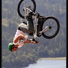 Gryma flipar i slopstylen under Mayhem i &Aring;re 2007. Foto: Kjell Holtenkrans. &Aring;kare: Mayhem 2007.