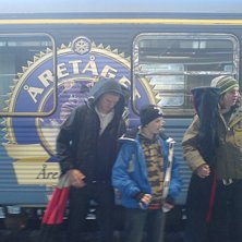 Grabbarna p&aring; perrongen. Foto: Sebastian Malm. &Aring;kare: Felix, Jonatan, Gustav.