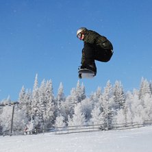 Simon do a nice grab;). Foto: Tobias Andersson. &Aring;kare: Simon &Aring;s&eacute;n.