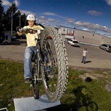 Abobaka p&Atilde;&yen; elsk&Atilde;&yen;p. Foto: Johan Wennerstr&Atilde;&para;m. &Aring;kare: Jens Nystr&Atilde;&para;m.