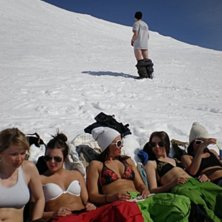 Gabbe takes a pee and jonas took a shot. Foto: jonas. &Aring;kare: Anna, Fredrika, Emma, Elin, Michan och Gabbe.