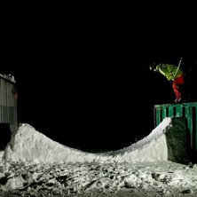 Lip p&aring; container!!. Foto: Gustav Wennerstr&ouml;m. &Aring;kare: Erik Lundmark.